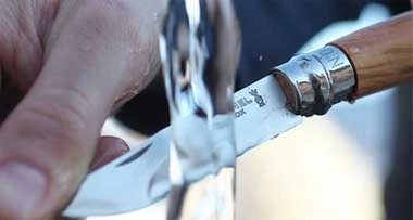 Couteau Opinel N°08 manche en bois d'olivier